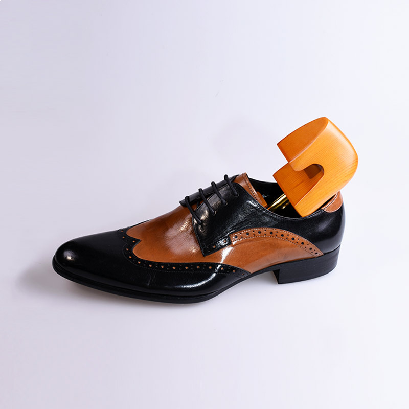 パインウッドシューラストエキスパンダー伸縮性のある形状としわ - Shoe Tree Cedar のレビューと価格